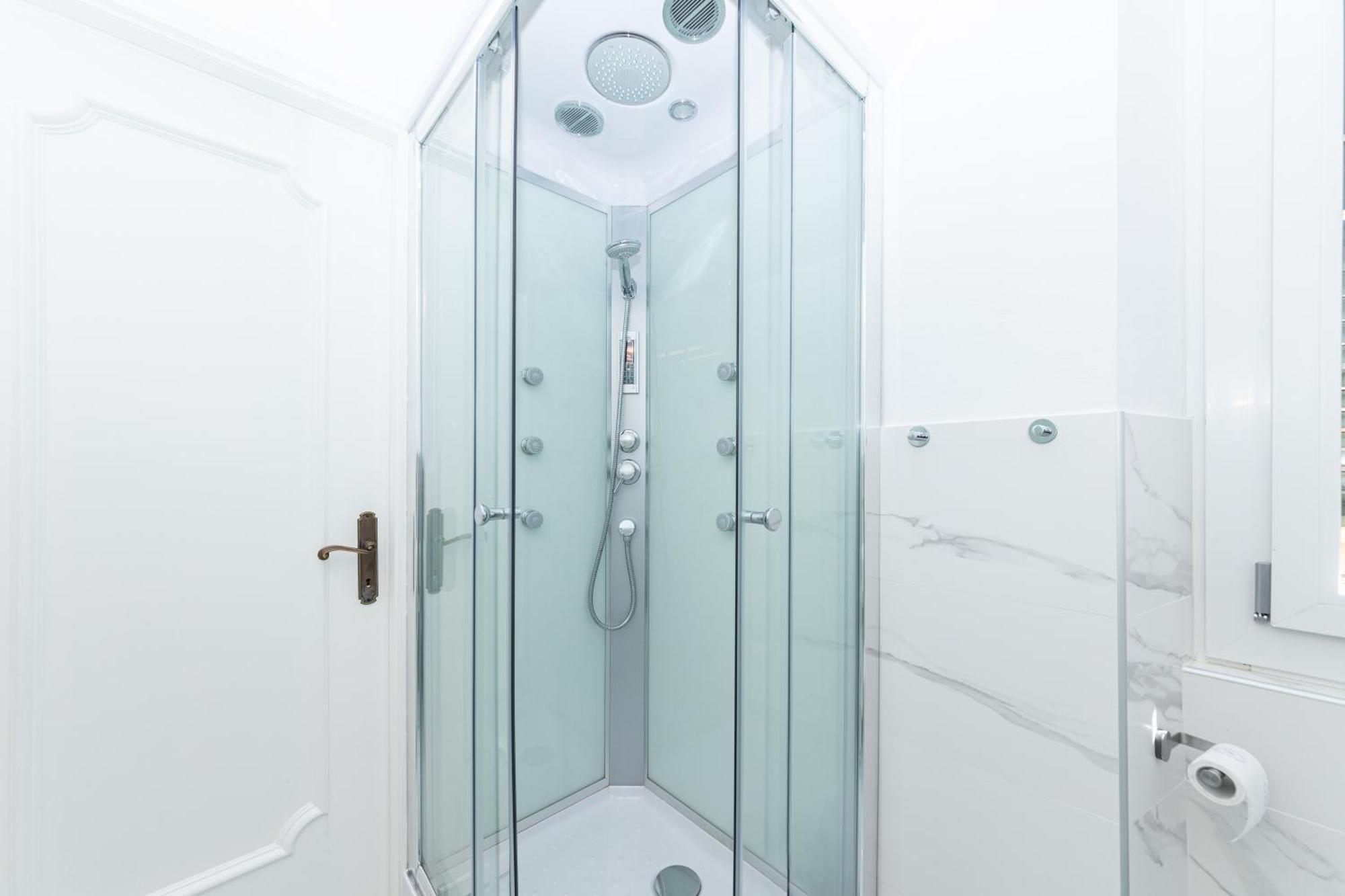 Galia Rooms It Self Check In H24 Генуя Экстерьер фото