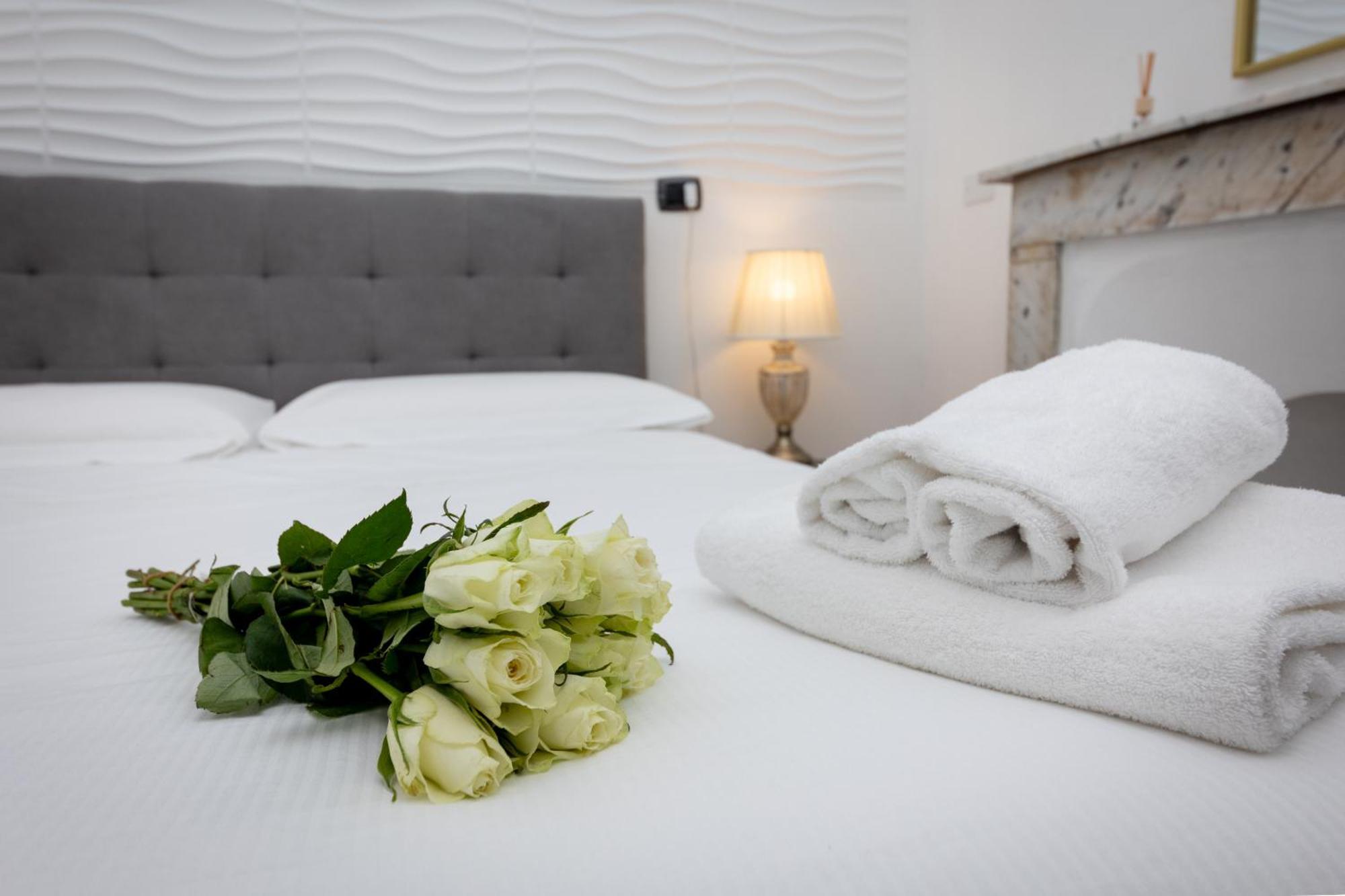 Galia Rooms It Self Check In H24 Генуя Экстерьер фото